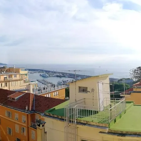 Lägenhet With 3 Bedrooms In With Wonderful Sea View Terrace And Wifi 40 M From The Beach *