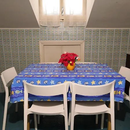 Lägenhet With 3 Bedrooms In With Wonderful Sea View Terrace And Wifi 40 M From The Beach