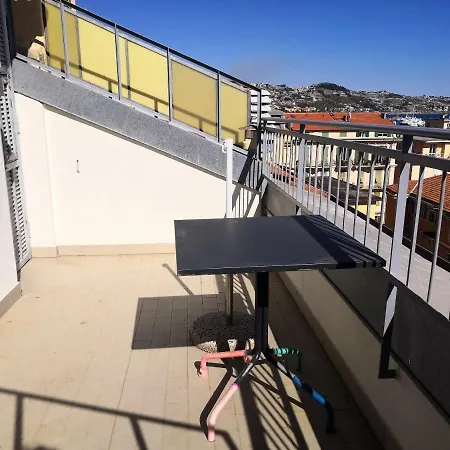With 3 Bedrooms In With Wonderful Sea View Terrace And Wifi 40 M From The Beach Sanremo
